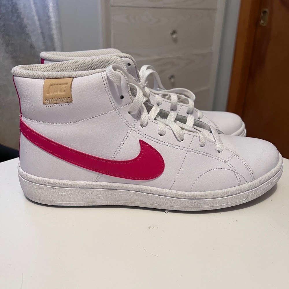 Women's Court Royale 2 High Top Sneaker